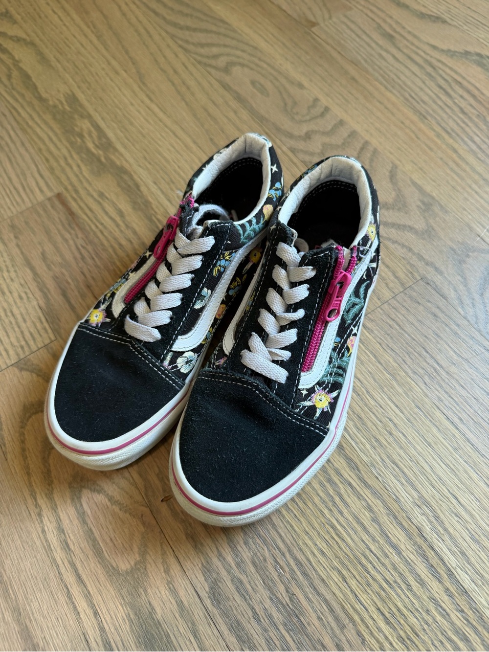 Vans Kids Black Floral Skate Sneakers with Pink Zipper